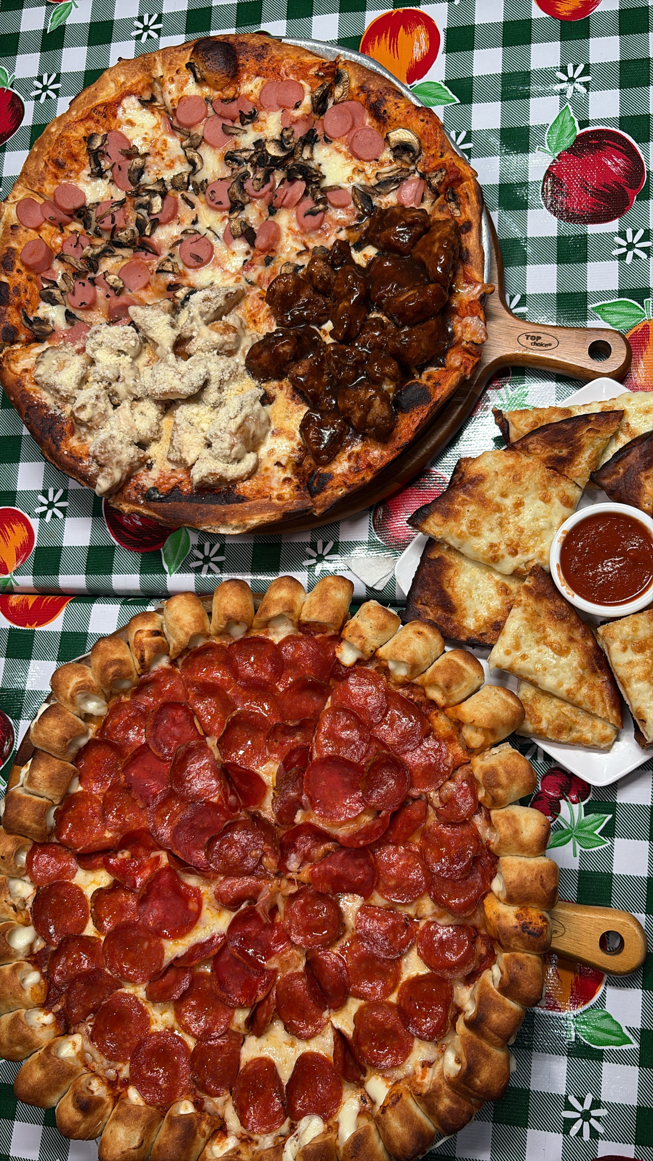 Pizzas, boneless y pan de ajo de SELVÁTICA